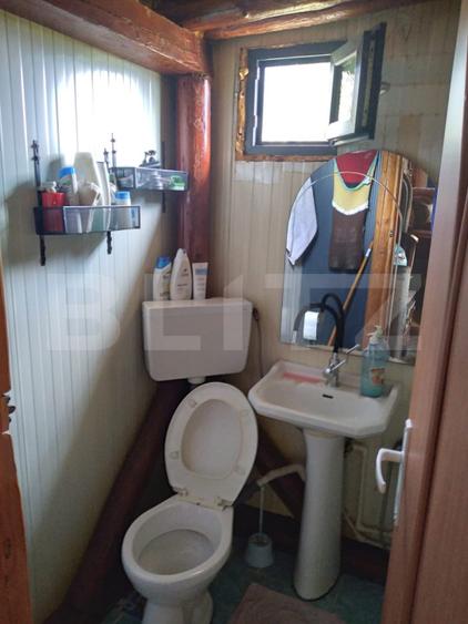 Casa de vanzare, 40 mp, 12 ari de teren, zona Rebrisoara
