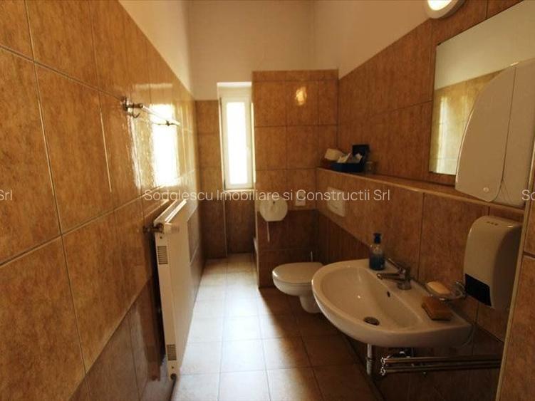 Vila spatioasa pentru birouri in zona centrala - 11
