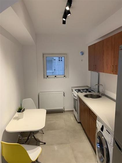 Apartament 2 camere, Piata Romana