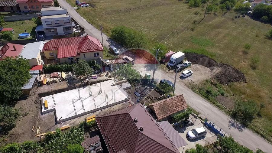 Casă cu 5 camere de vânzare în zona Iris, Comision 0%