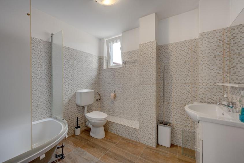 Duplex 4 camere pe doua niveluri, terasa si parcare subterana | Titan