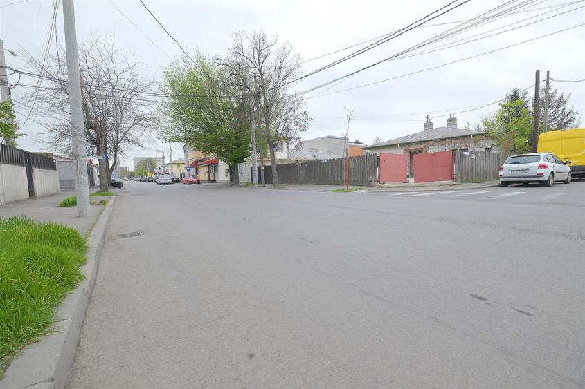 RAHOVA - Str. Muntii Carpati, imobil casa si teren 580 mp. cu pozitie de colt