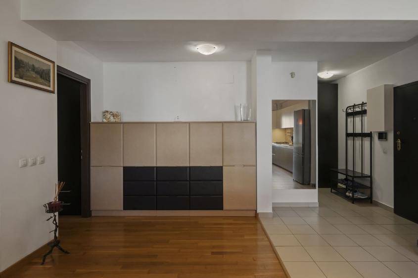 Iancu Nicolae, 3 camere, mobilat & utilat nou, 2 parcari, 2 bai, retras, padure