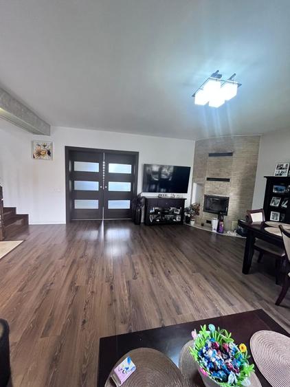Casa  nouă de vanzare cu garaj,  în zona Micesti