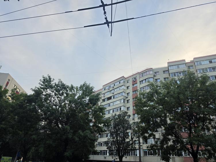 Apartament 3 camere stradal Alexandru Obregia vanzare