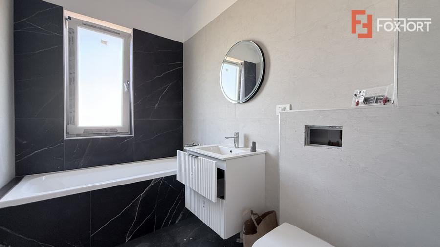 Comision 0% Apartament de vanzare, 3 camere + terasa de 15,62 mp Mosnita