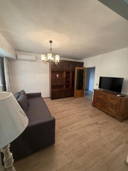 Apartament 4 camere / 1 minut Metrou / Renovat / Prima Inchiriere /
