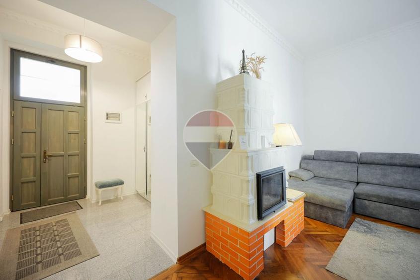 De vânzare apartament 3 camere, ultracentral - Palatul Vulturul Negru