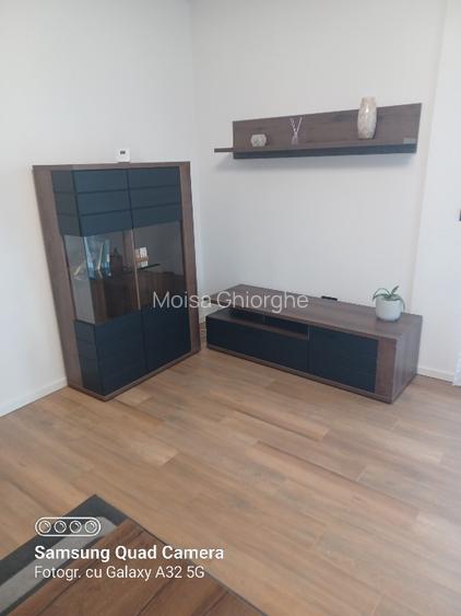 De închiriat apartament.2  ,str.Petuniei 30  - 5
