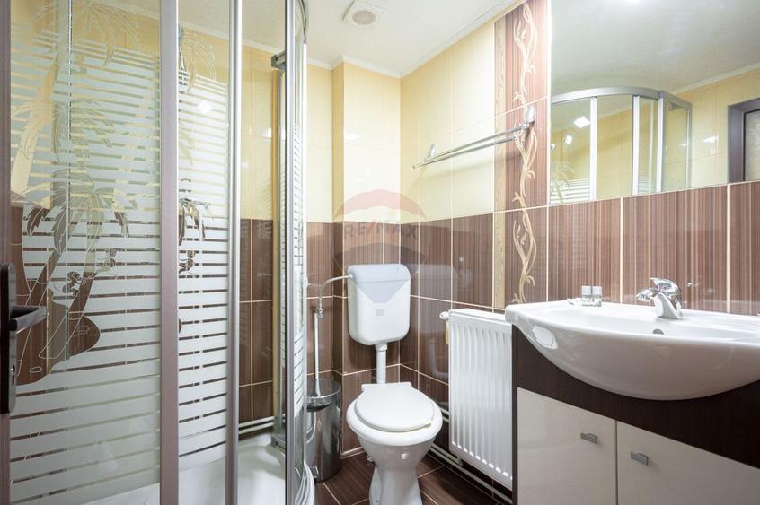 Cabană turistică, 12 camere cu restaurant, bucătărie + sală evenimente