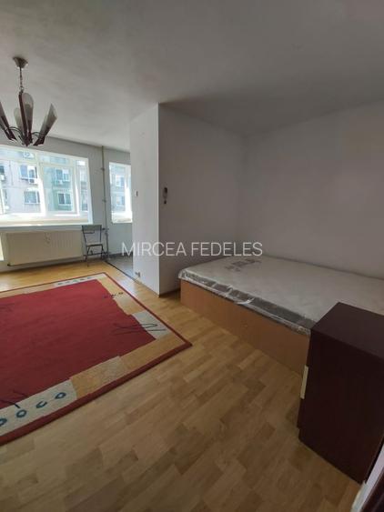 ÎÎnchiriez garsoniera - Zona Păcii - 2