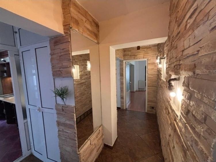 Etajul 1-3 camere- Zona Garii