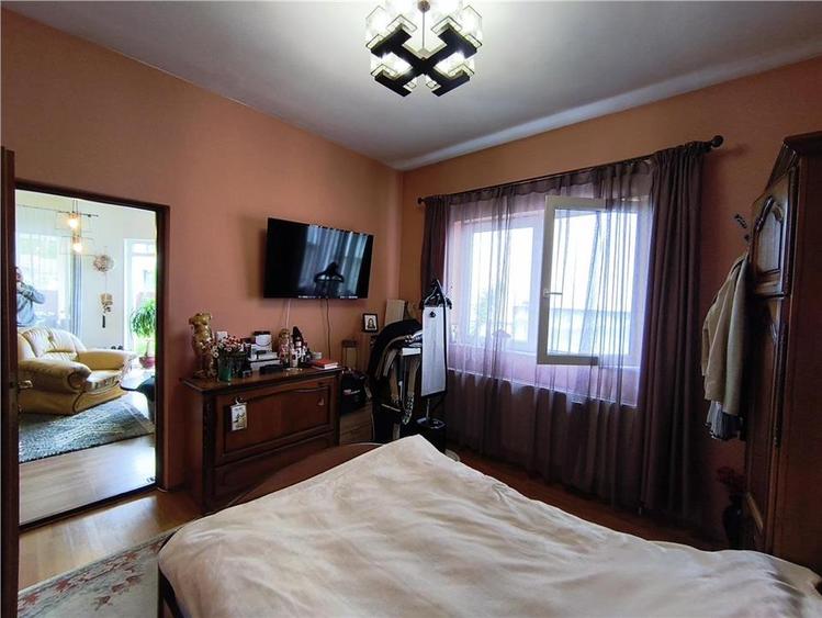 Casa Zona Centrala/4 camere/singur in curte