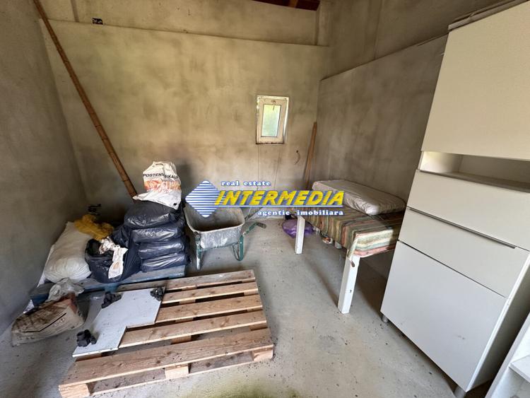 Casa vanzare cu 4 camere finisata teren aferent 2500 mp la 10 km de Alba Iulia