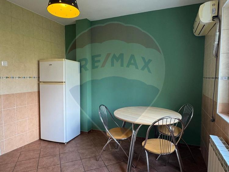 Apartament cu 2 camere de închiriat în zona Panduri