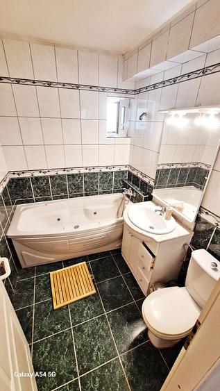 Centrul Civic, apartament cu 4 camere, 85mp utili, 175000 euro