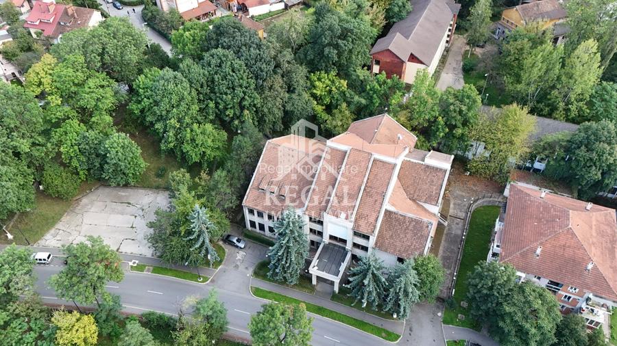 Clădire fost sediu BCR, 2.335 mp, P+2E | 0% comision - 3