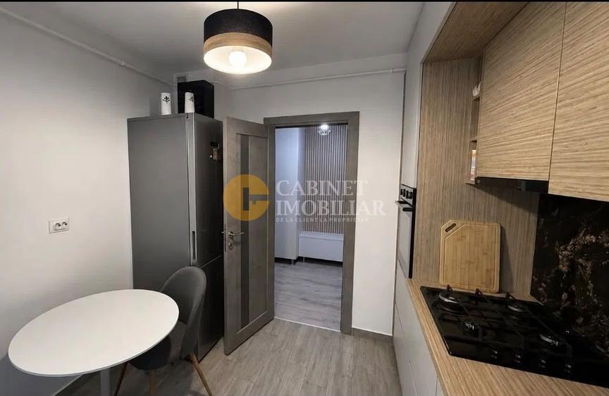 3 camere decomandat - Etaj Intermediar - 72mp-  Zona Alexandru Cel Bun/ Minerva