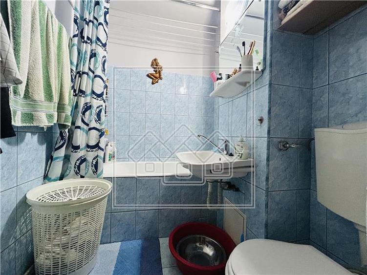 Ap decomandat, cu 2 camere, balcon, etaj 4/8 - M. Viteazu