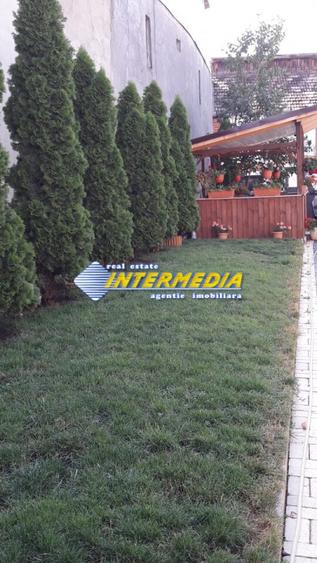 Casa de vanzare renovata complet in Alba Iulia zona Centru 1200 mp Teren
