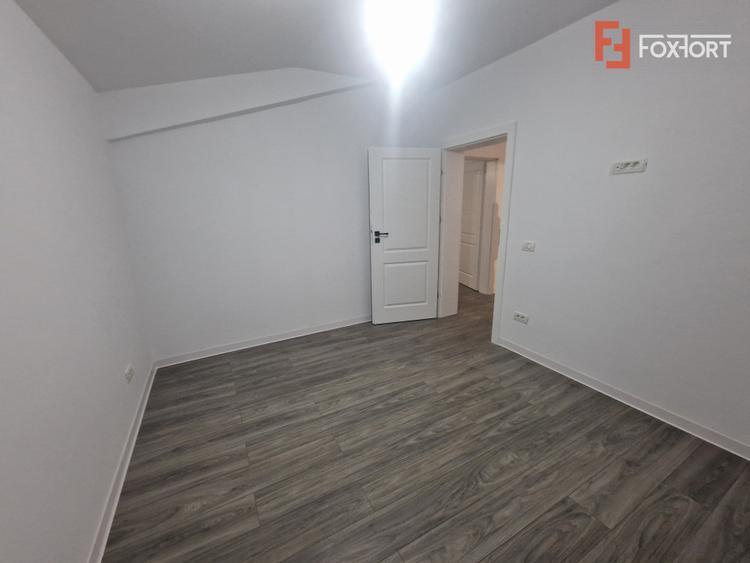 Duplex de vanzare cu 3 camere si teren de 309 mp - Recas