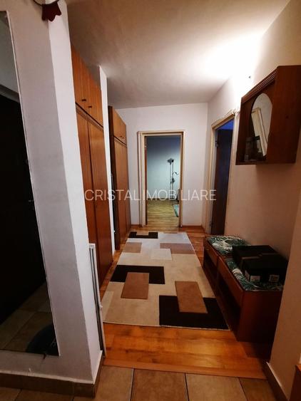 Apartament 2 camere decomandat, balcon 9 mp, 5 min metrou Titan