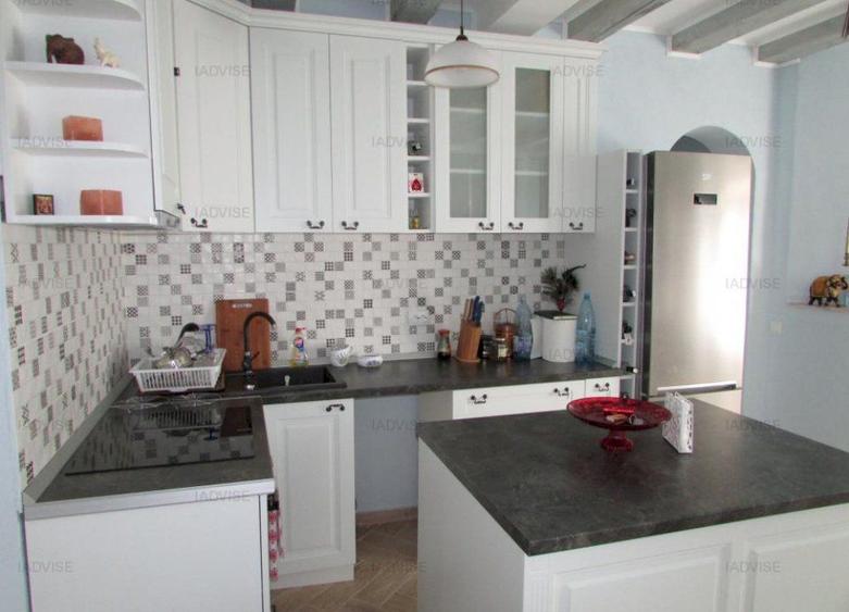 Casa superba utilata mobilata Rasnov, pretabila si pentru doua familii