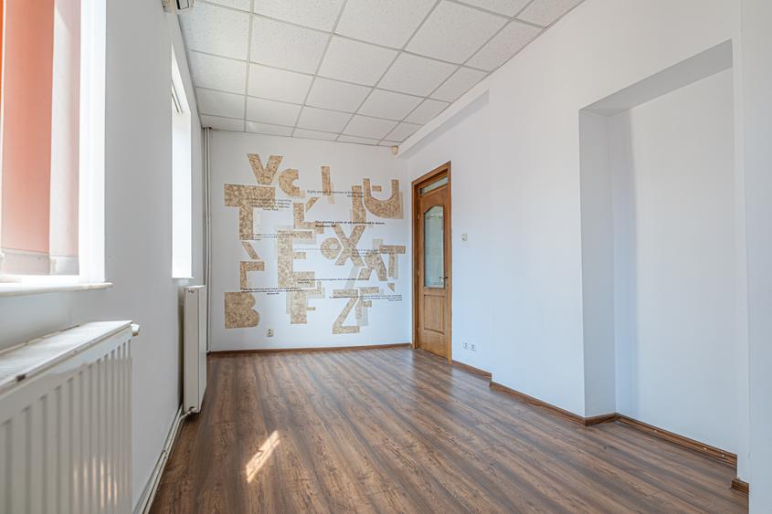 Una dintre puținele clădiri individuale cu curte proprie din Peninsula Constanța