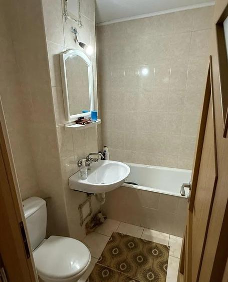 Apartament 2 camere, decomandat, zona Tg Cucu