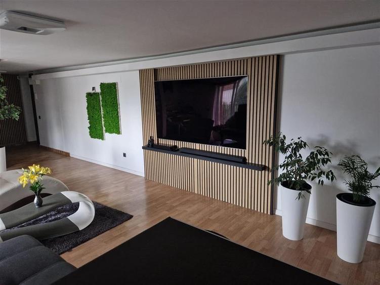 Apartament 4 camere decomandat zona Calea Cisnadiei