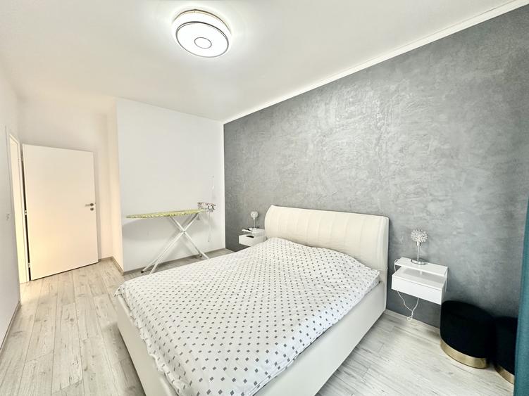 Duplex spatios cu 4 camere | Zid dublu | Panouri fotovoltaice - Mosnita