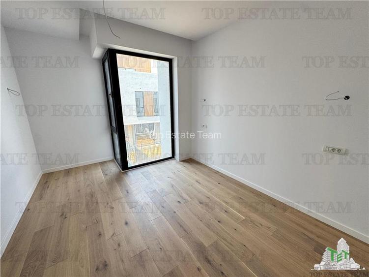 Vila de vanzare in Pipera, Nordul Bucurestiului | Curte privata, terasa panorami - 9