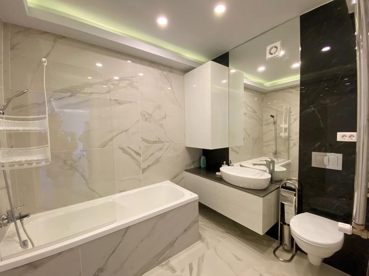 Apartament 2 camere foarte spatios cu terasa// loc parcare