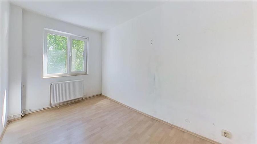 Proprietate, decomandat structurata, etaj1, pe 3 camere, Sacele, Brasov