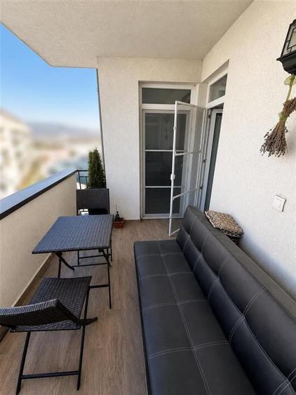Apartament decomandat 2 camere cu balcon zona Henri Coanda