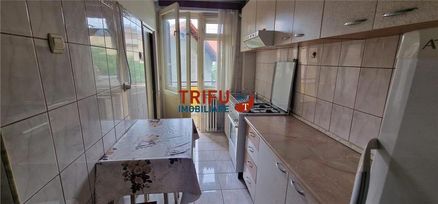 Apartament 3 camere de vanzare zona Centru