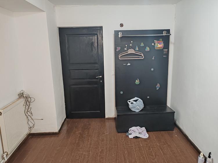 Apartament 4 camere liber la vanzare zona Securitatii