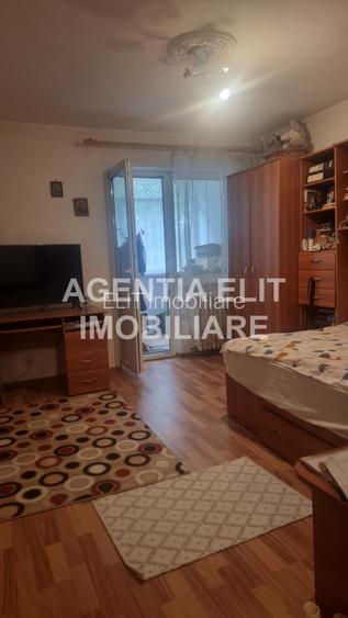 Apartament 3 camere, zona Scolii nr 7, etaj 2, bloc  caramida - 5