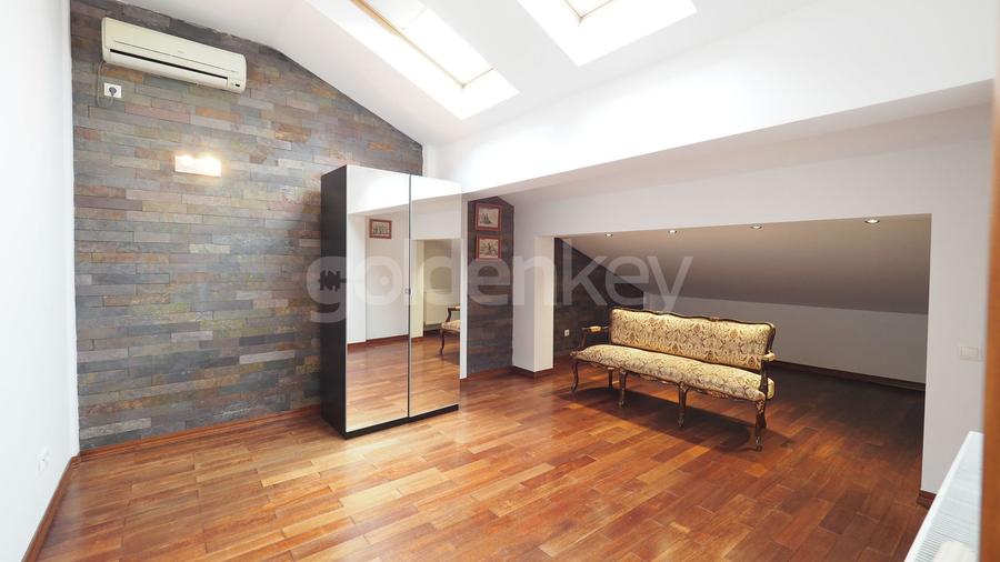 Vilă superba cu 8 camere, mobilata modern, piscina