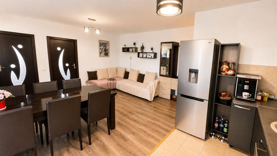 Apartament Modern De Vanzare | 2 Dormitoare | Parcare | Balcon x 2 | Etaj 2/3