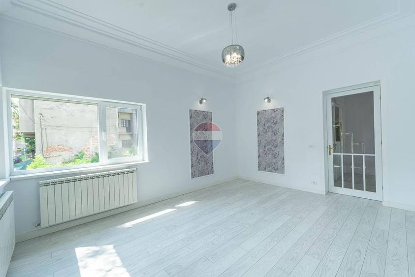 Apartament de vanzare 137 mp, zona centrala, curte proprie