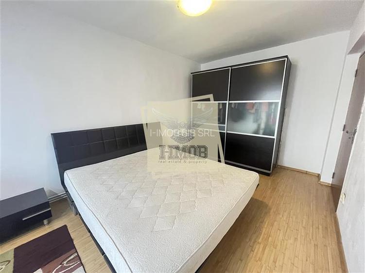 Apartament 3 camere 2 bai balcon si pivnita zona Terezian
