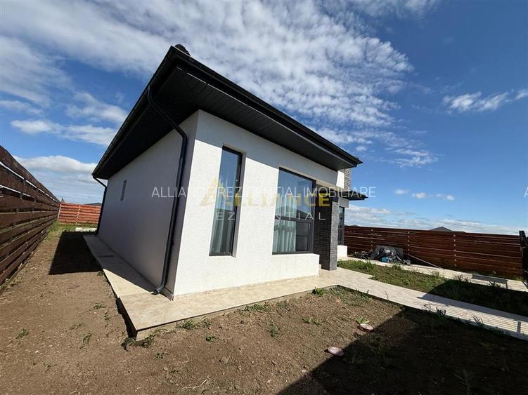 Casa individuala parter - 3 camere- 2 bai - teren 375mp - 3