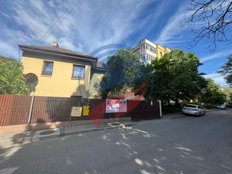 Casă p+1 formata din doua apartamente