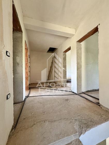 Duplex cu 4 camere si dressing, la alb Calea Urseni la asfalt
