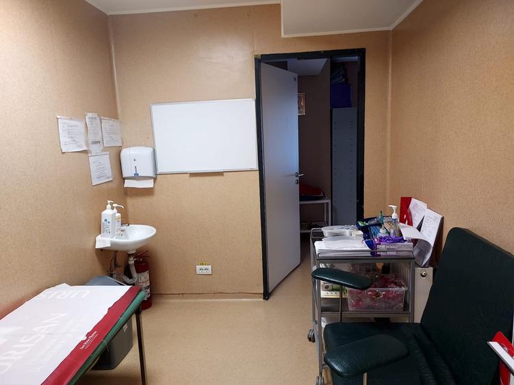 SPATIU COMERCIAL-CLINICA MEDICALA-490 MP,3 INTRARI,IDEAL INVESTITIE,1200000 EURO