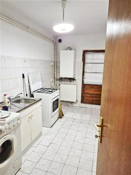 Apartament 2 camere semidecomandat, zona Bistrita Lac