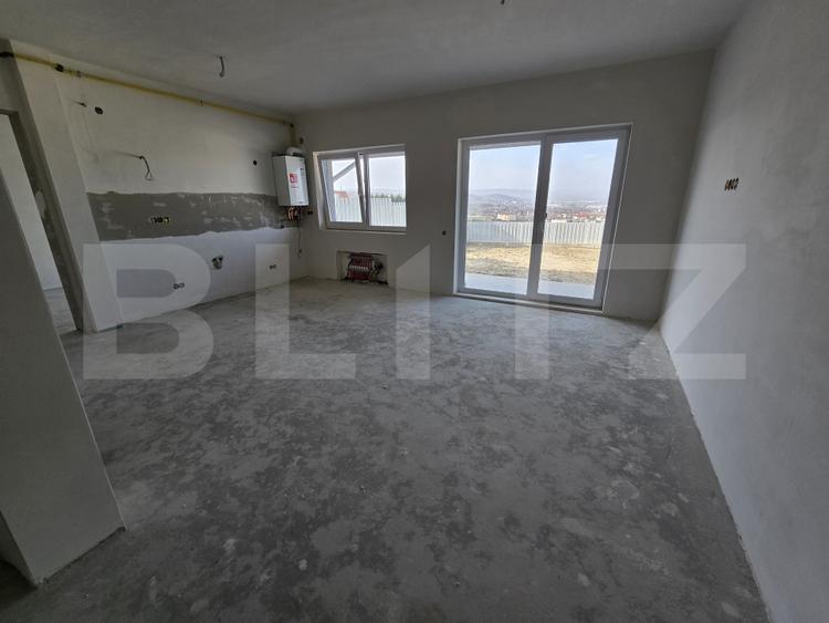 Apartament spatios cu gradina, 68mp, cu 3 camere, dressing, garaj