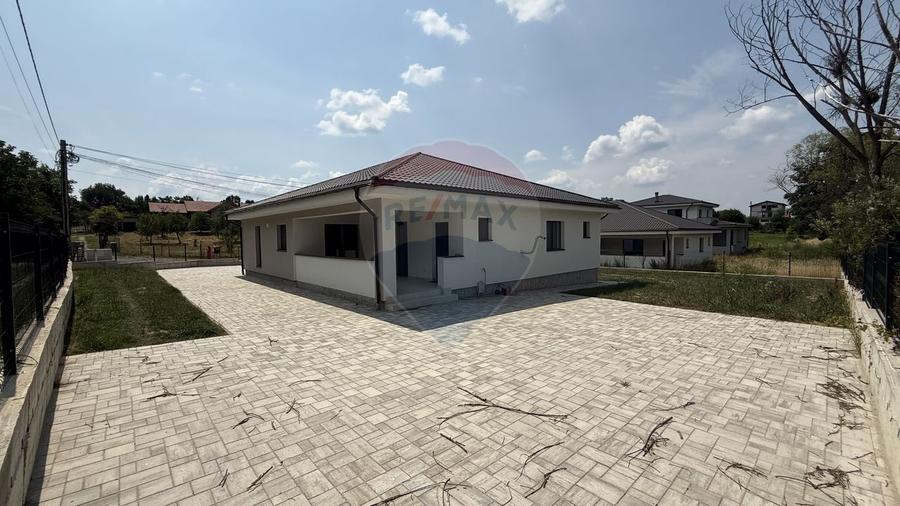 Casă modernă la cheie în Baia Sprie – 892 mp teren
