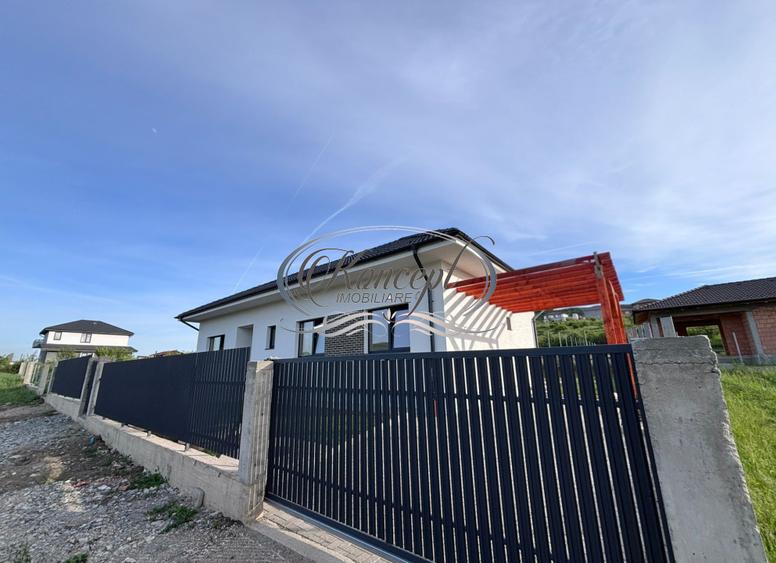 Casa eficienta energetic, noua, cu pod mansardabil generos